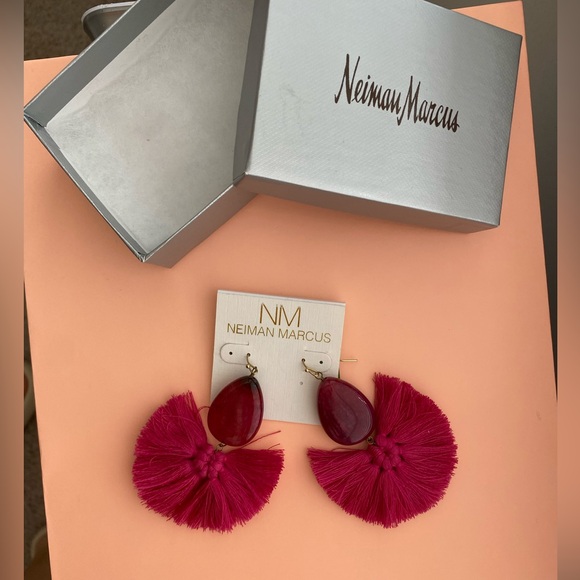 Neiman Marcus Macrame Tassel Drop Shape Stone Pink Fascia  NWT & Box - Picture 3 of 10